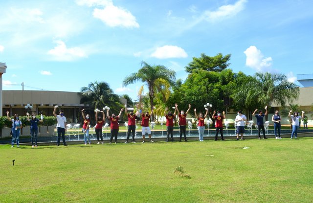 Projeto Diamond recebe alunos do Centro de Ensino Mineiro para conhecer ...